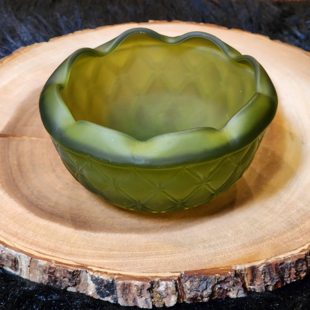 Vintage Green Scalloped Frosted Glass Bowl